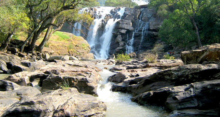 bathing waterfalls near munnar